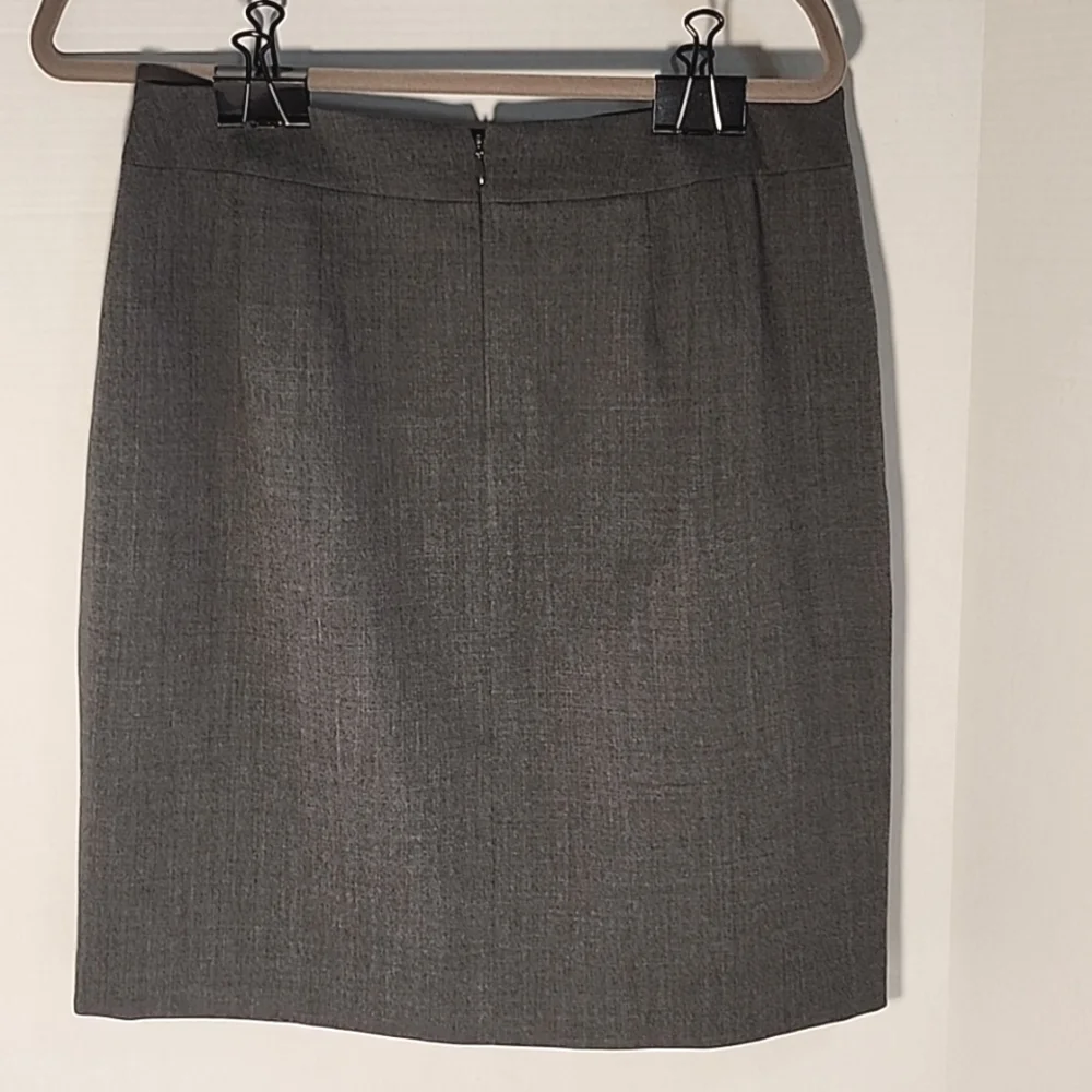 Talbots lightweight wool skirt with pockets size 12 - Picture 2 of 7